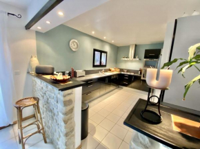 GITE DE L'ASPE 135m2, 6p, 3ch avec piscine privative, jardin ombragé clos